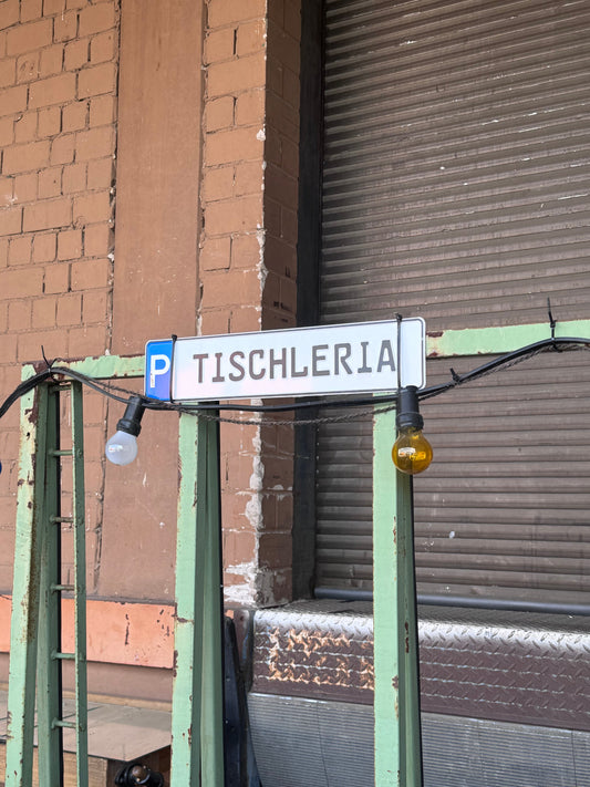 In Kollaboration mit der Tischleria