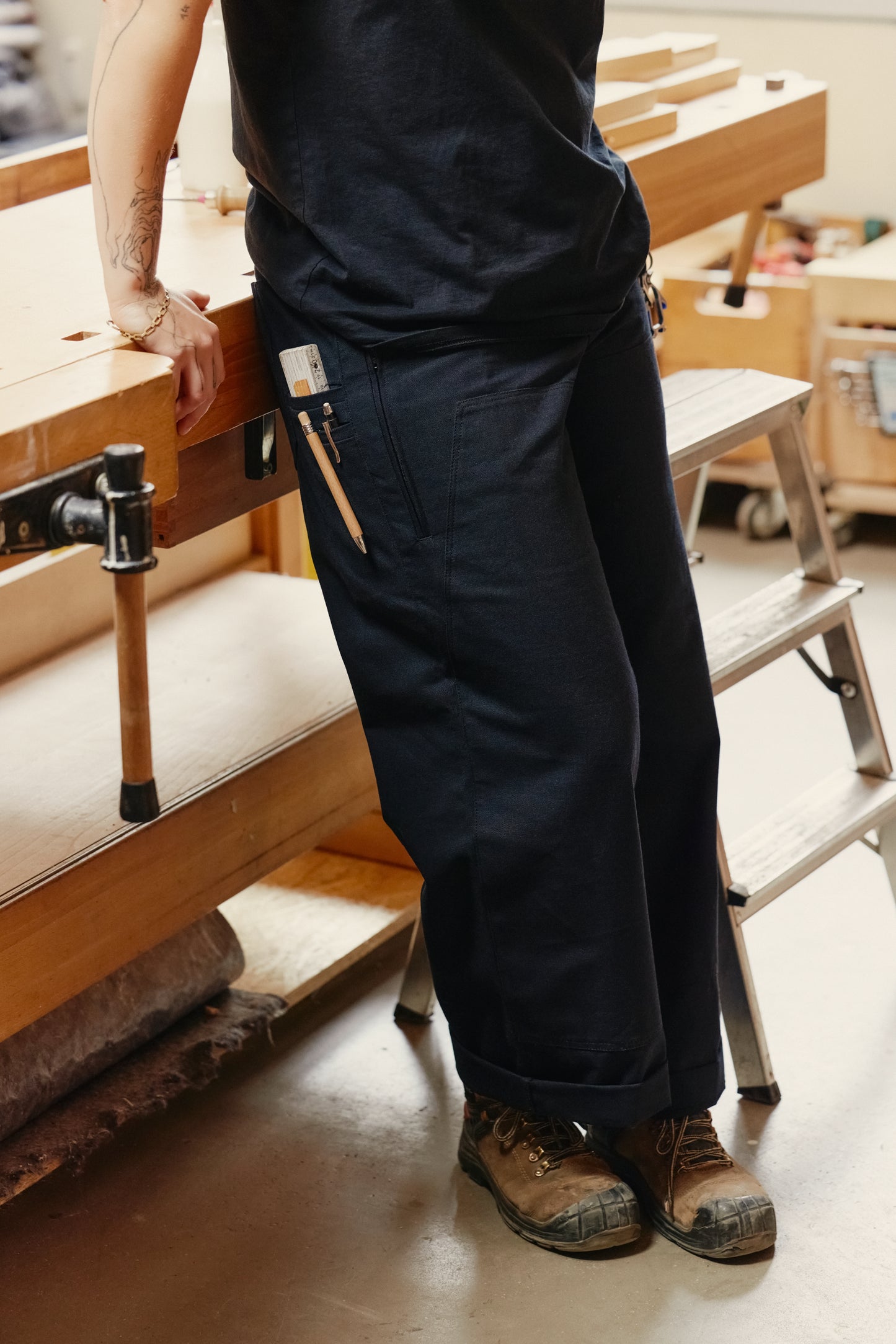 Lange Arbeitshose für Frauen aus Bio-Baumwolle produziert in Deutschland, Berlin. 