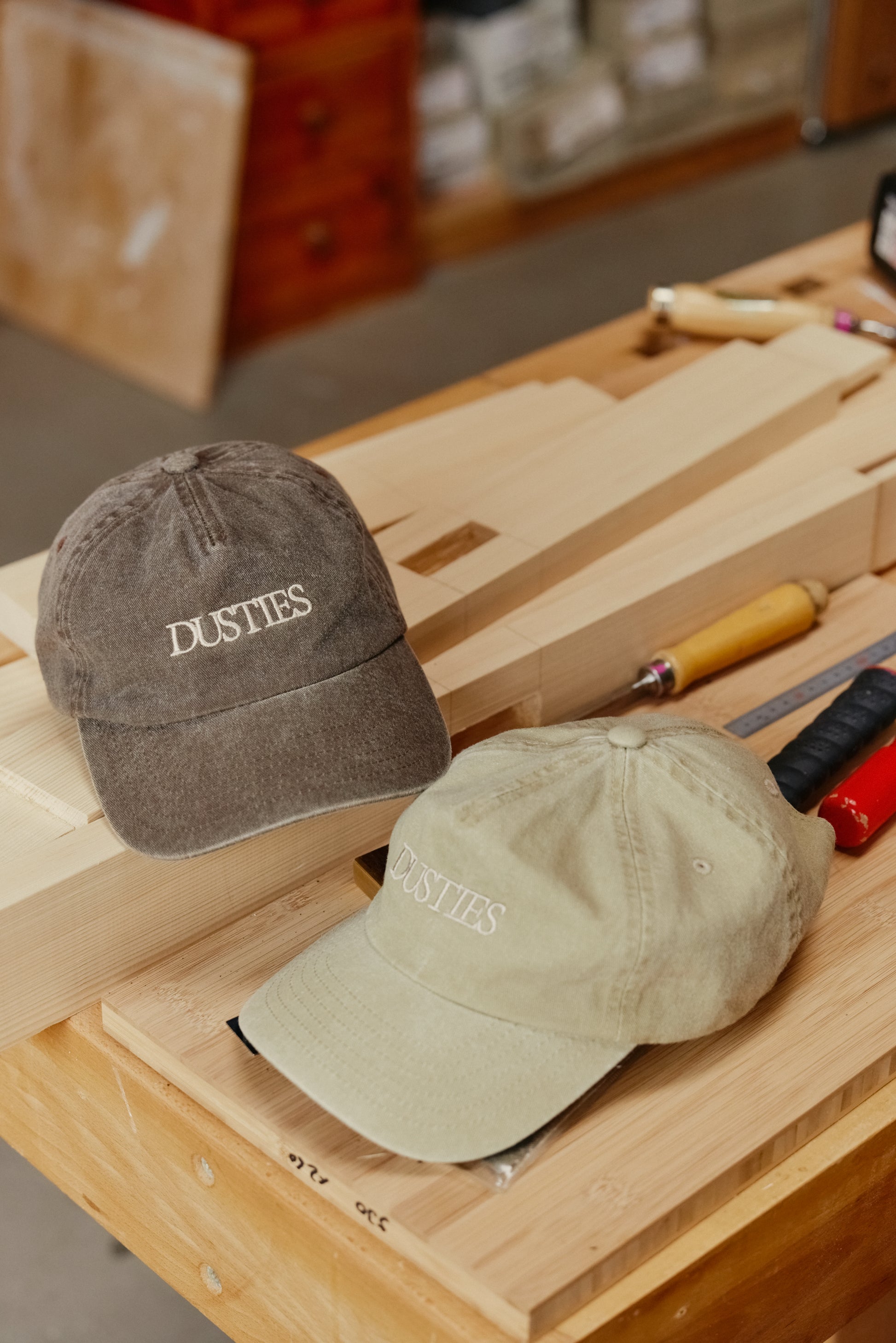 Cotton Cap Vintage bestickt in Berlin mit verstellbarem Verschluss für verschiedene Kopfformen, slauchy Dad Cap.